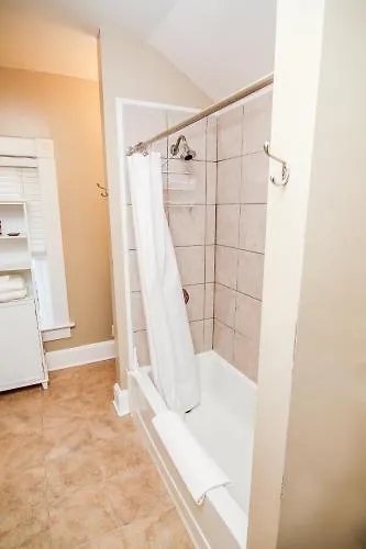 Hawthorne Park Bed and breakfast 5*